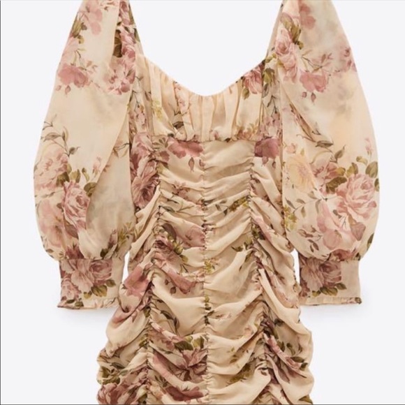 NWT Bloggers Favorite Floral Ruched Dress— Zara - Picture 5 of 13
